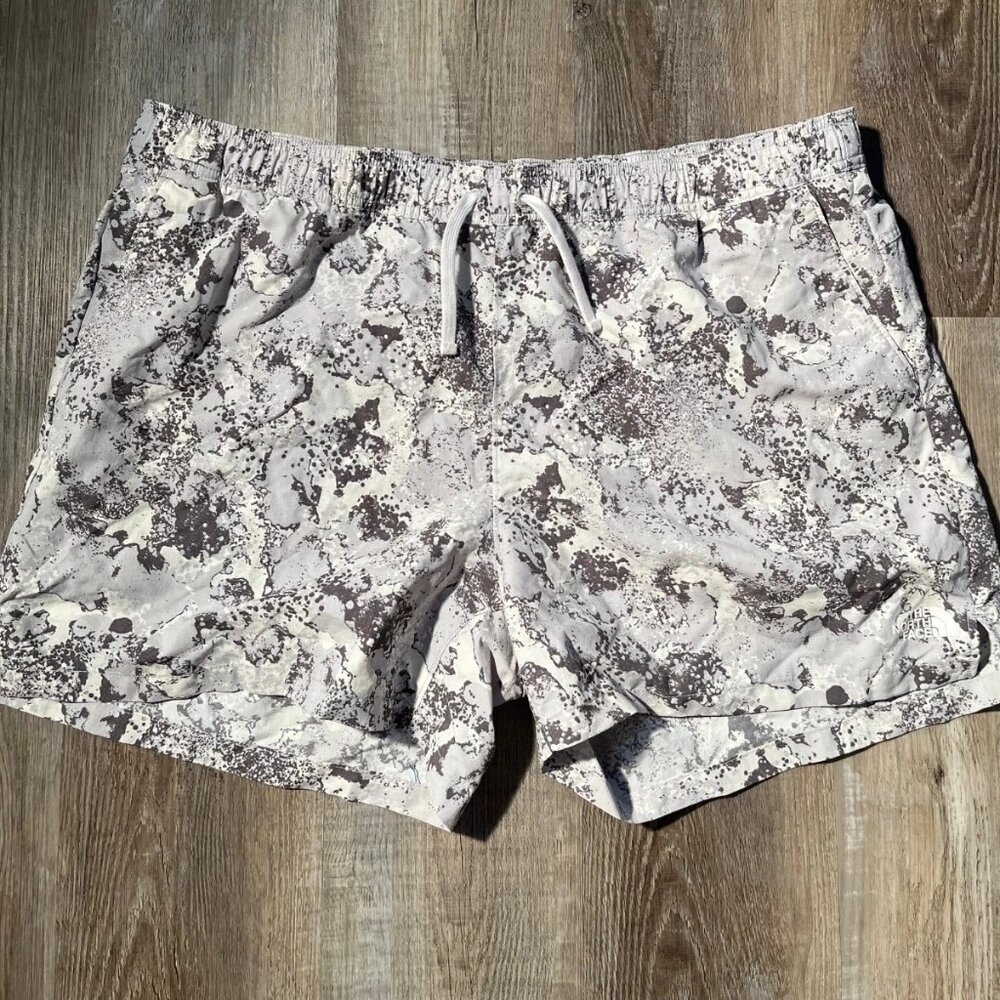 THE NORTH FACE Men’s Action Shorts 2.0 – NWT – High Rise Gray, 2XL